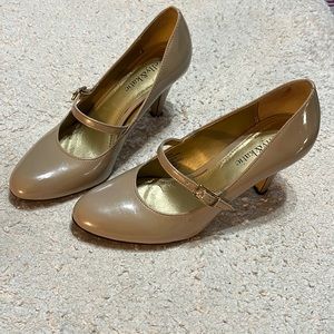 Mary Jane Size 6 dress heel